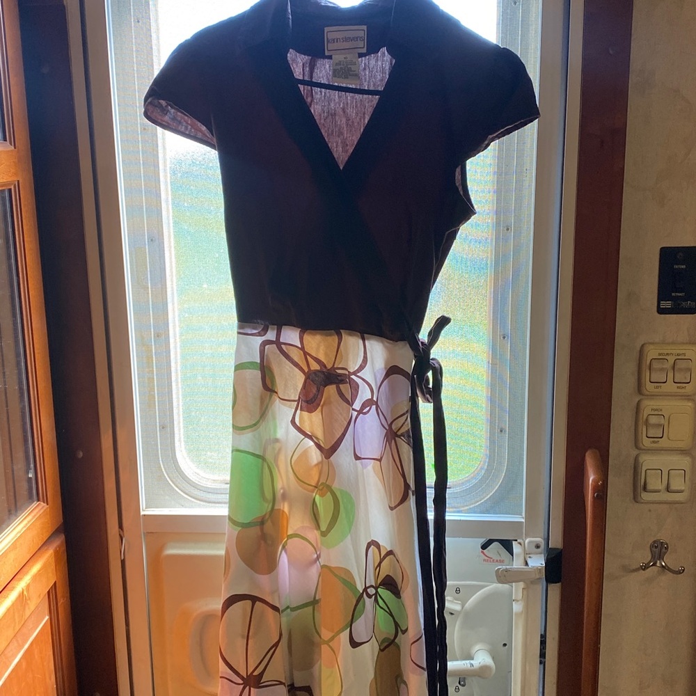 Brown faux wrap midi dress contrasting floral-print skirt 10 Summer Fall Cottage